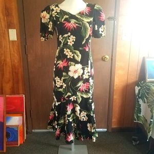 Classic Hawaiian Hula Mu`umu`u